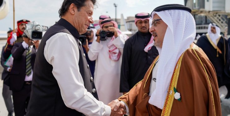 HRH Prince Salman bids farewell to PM Imran Khan