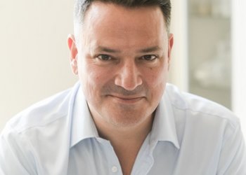 Murray Barnett to step down from F1