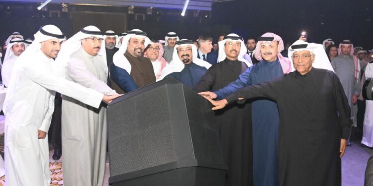 Bahrain is treading on the right path of economic development, growth; says Minister Finance