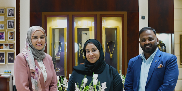 BisB presents Diamond Bracelets to “Tejoori for Her” winners