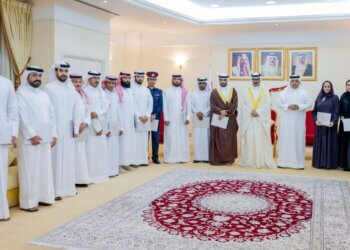 Southern Governor honours employees in recognition of administrative efforts