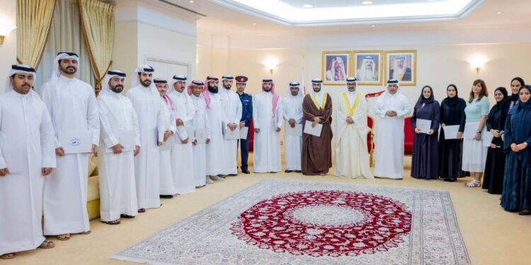 Southern Governor honours employees in recognition of administrative efforts
