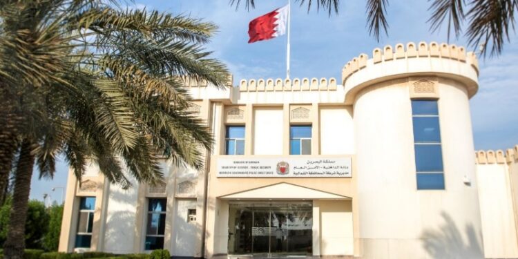 Northern Governorate Police arrests three individuals for selling clothes bearing inciting images & slogans glorifying terrorist elements on social media